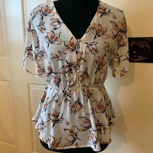 NWOT Floral sheer silky Sienna Sky blouse